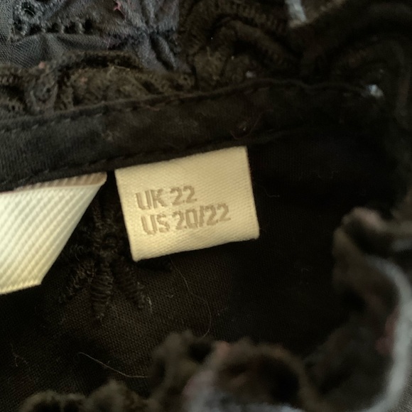 Boden sleeveless eyelet top size 20/22 - Picture 3 of 13